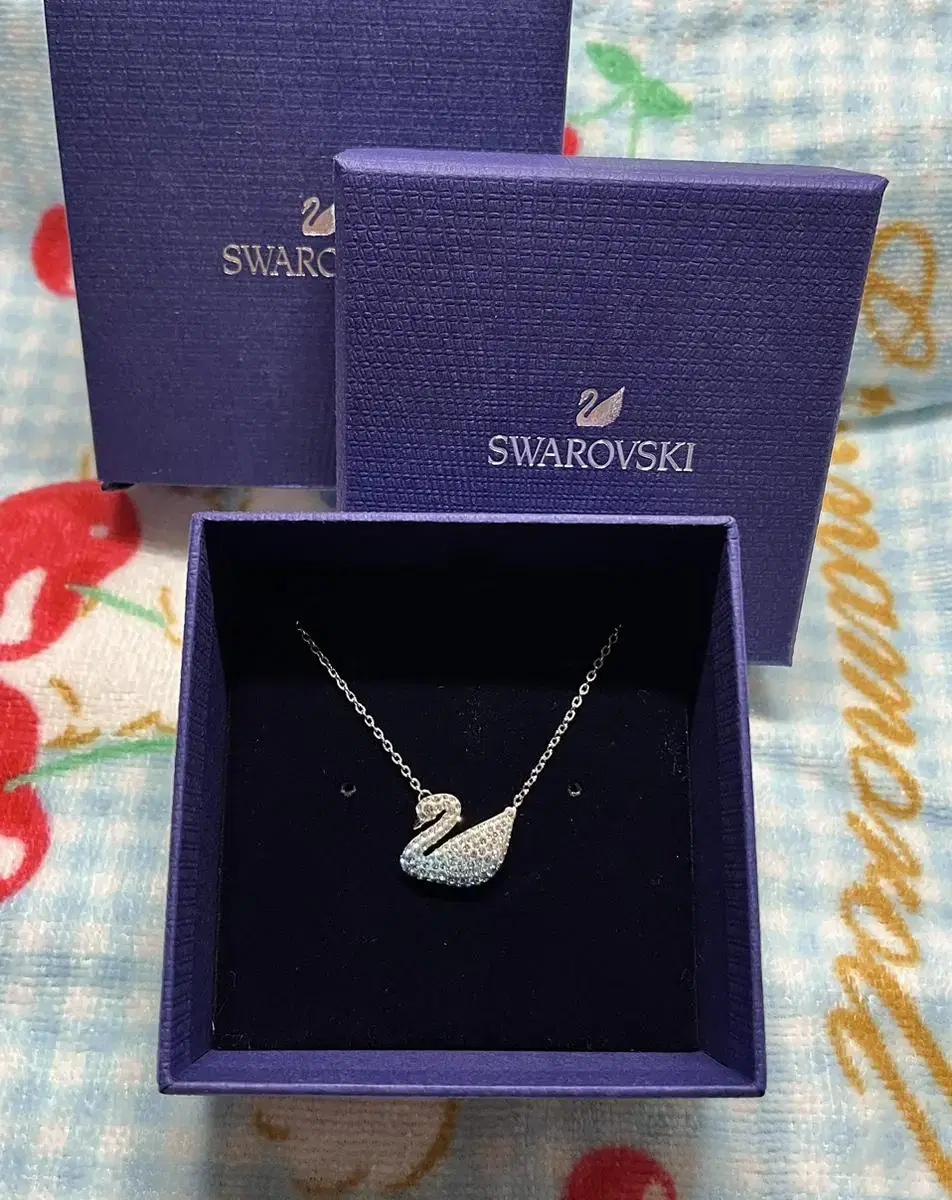 스왈로브스키 ICONIC SWAN PENDANT